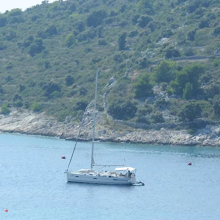 Mirna Vala Holiday home Sevid