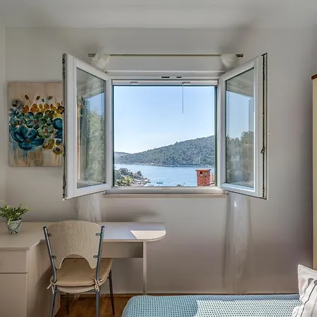 Holiday home Mirna Vala Sevid