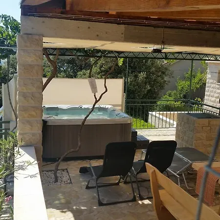 Holiday home Mirna Vala *