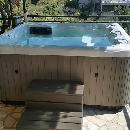 Mirna Vala Holiday home *