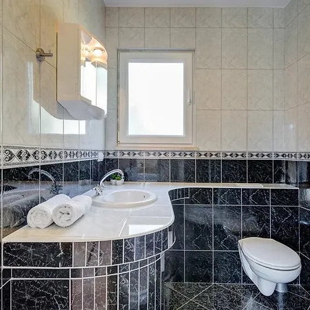 Mirna Vala Holiday home *