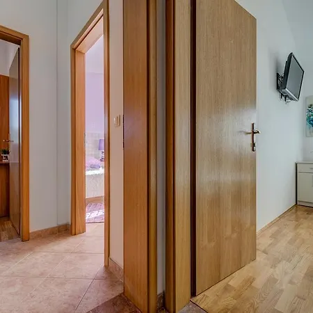 Mirna Vala Holiday home